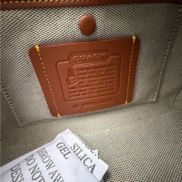 Coach Twin Turnlock Bag 20 - Picture 9 of 10